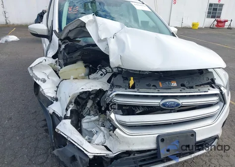 2017 Ford Escape Titanium z USA, uszkodzony, nr VIN 1FMCU9JD3HUD29461